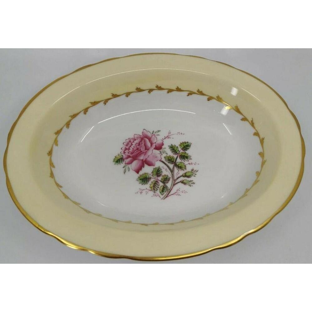 Tuscan Dovedale F160 Oval Vegetable Bowl Yellow Cabbage Moss Rose 9.25"